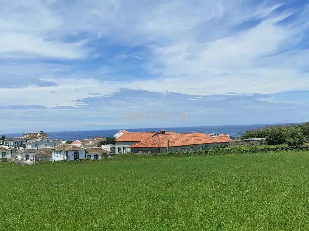 Land in Lajes, Azoren, Portugal 1 - 14990162