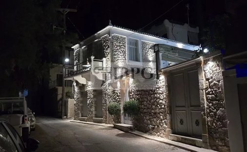 Villa in Koinotita Kranidiou, Kranidi, Griechenland 1
