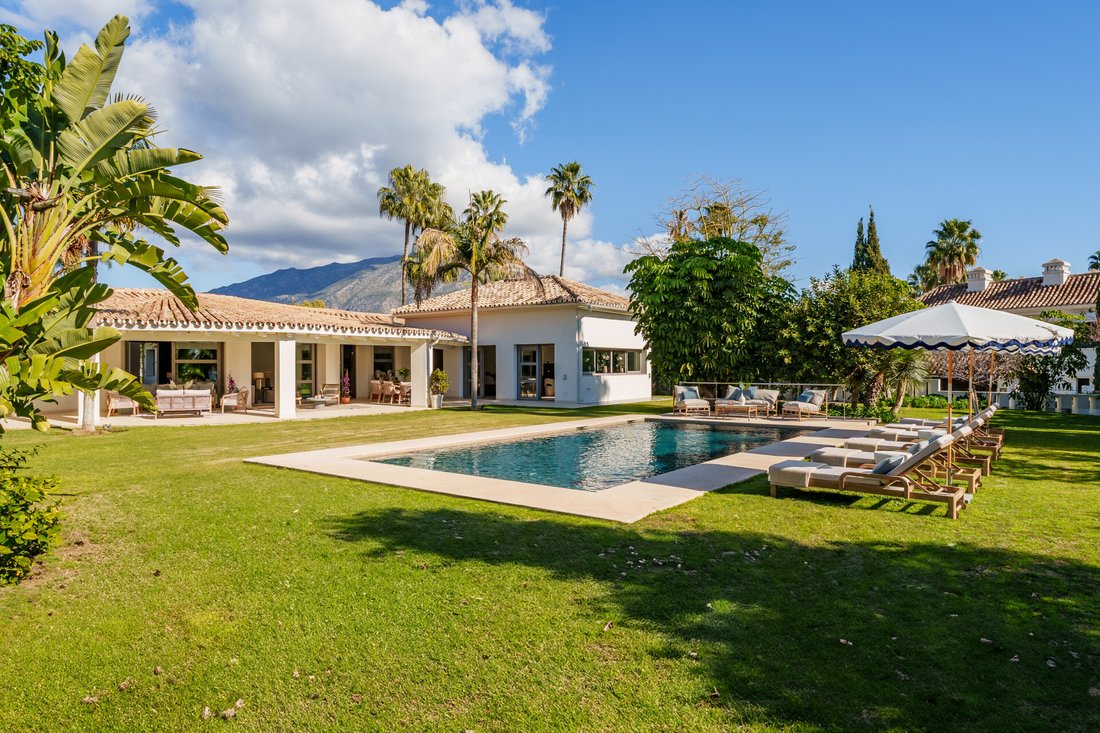 Villa in Nueva Andalucia, Marbella, Spain 2 - 15709418