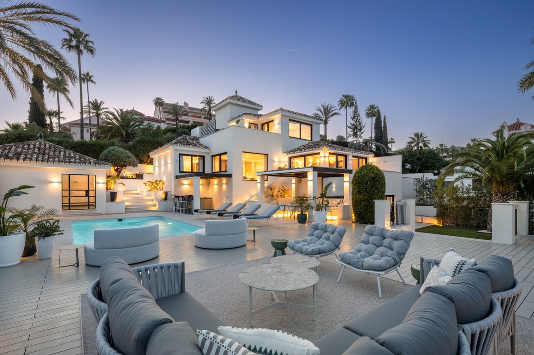 Villa in Nueva Andalucia, Marbella, Spain 2 - 15709602