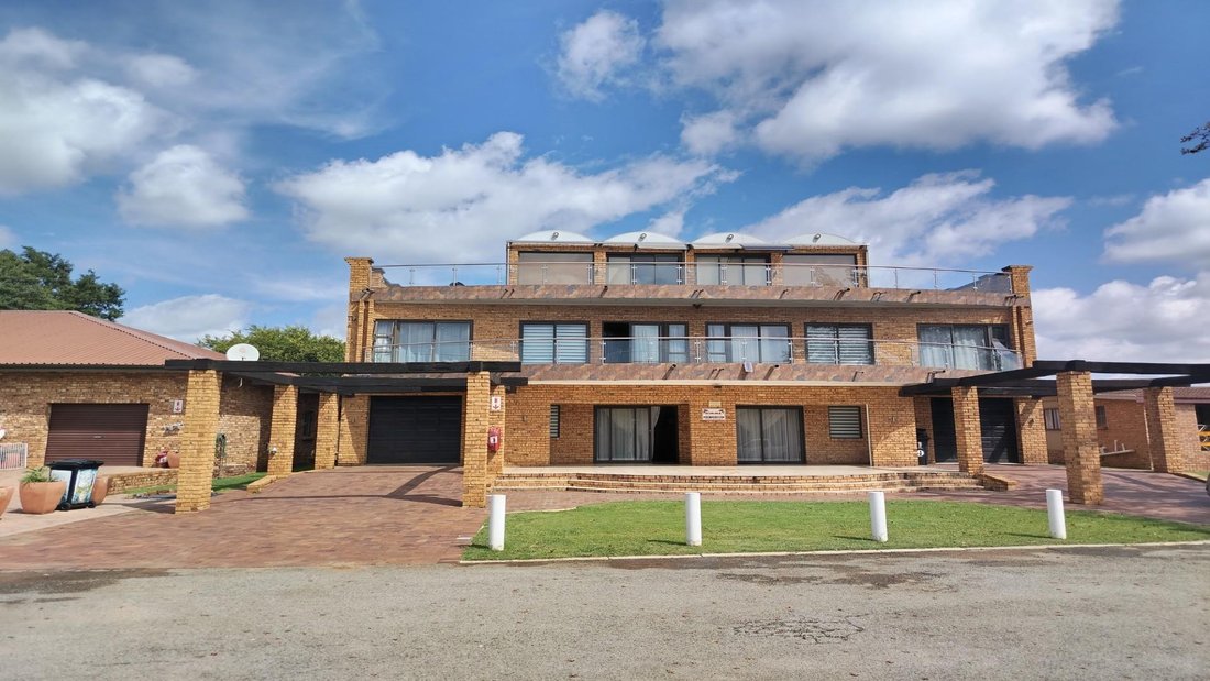 Casa di campagna a Municipalità locale di Emfuleni, Gauteng, Sudafrica 1 - 15709310