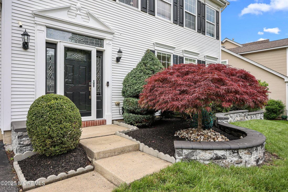 House in Marlboro Township, New Jersey, United States 3 - 15710425