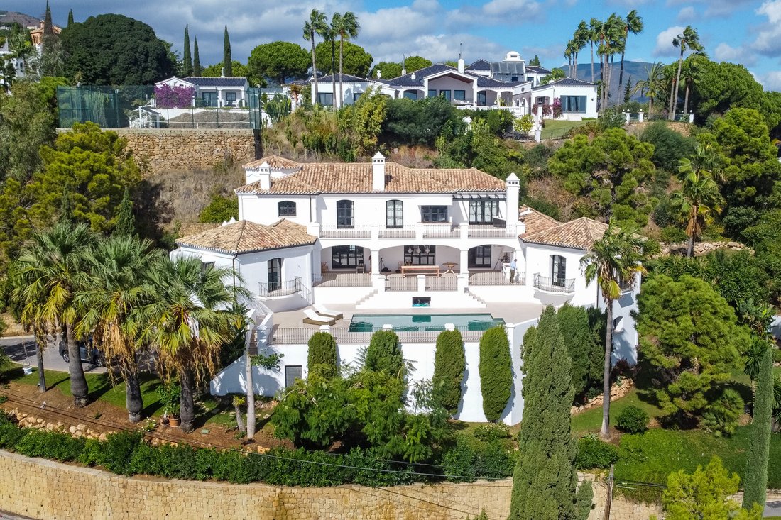 Villa in El Madroñal, Benahavis, Spain 1 - 15709472