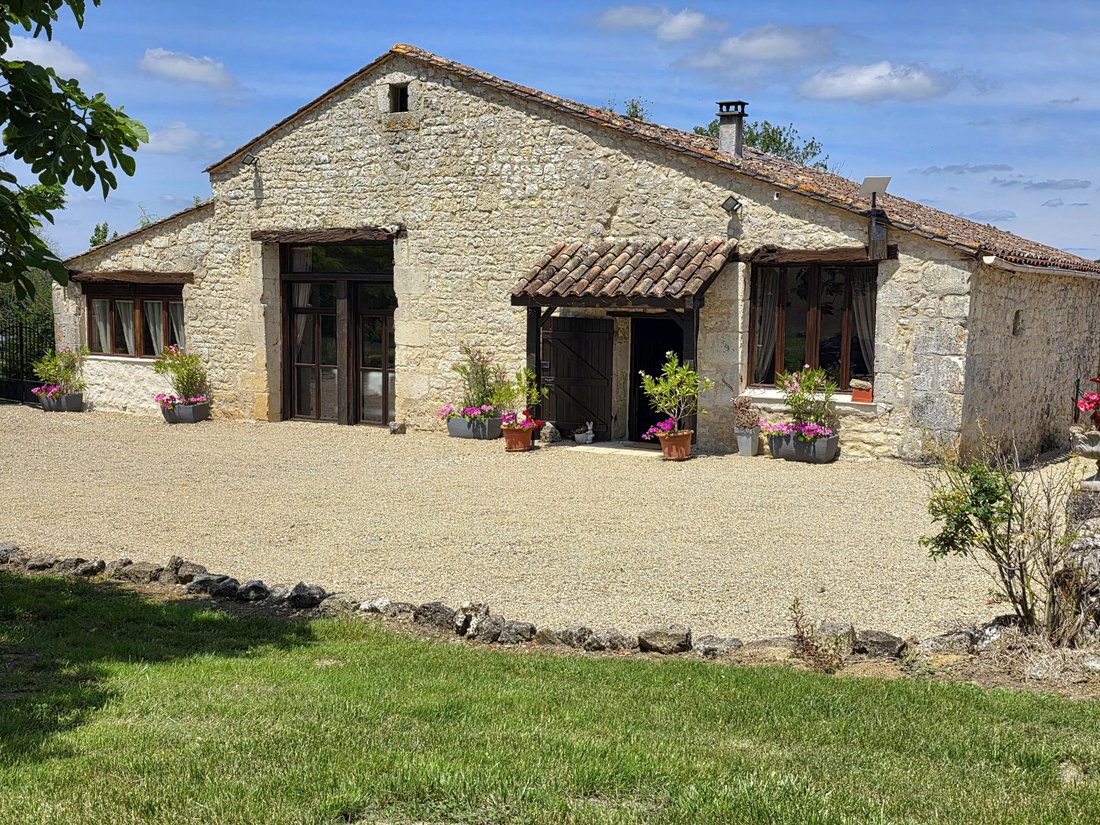 House in Saint-Jean-de-Duras, Nouvelle-Aquitaine, France 1 - 15630910