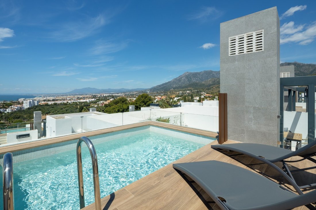 Townhouse in Rio Real, Marbella, Andalusia 4 - 15708801