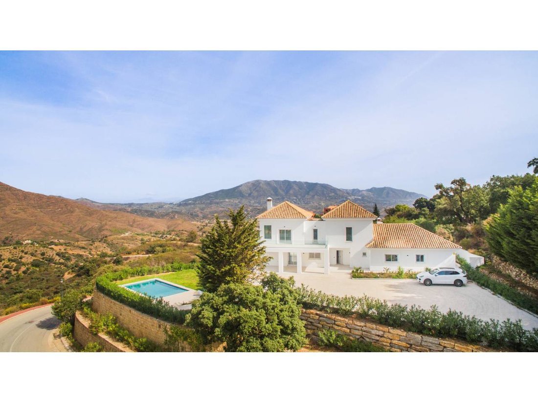 House in Elviria-Cabopino, Marbella, Spain 3 - 15711227