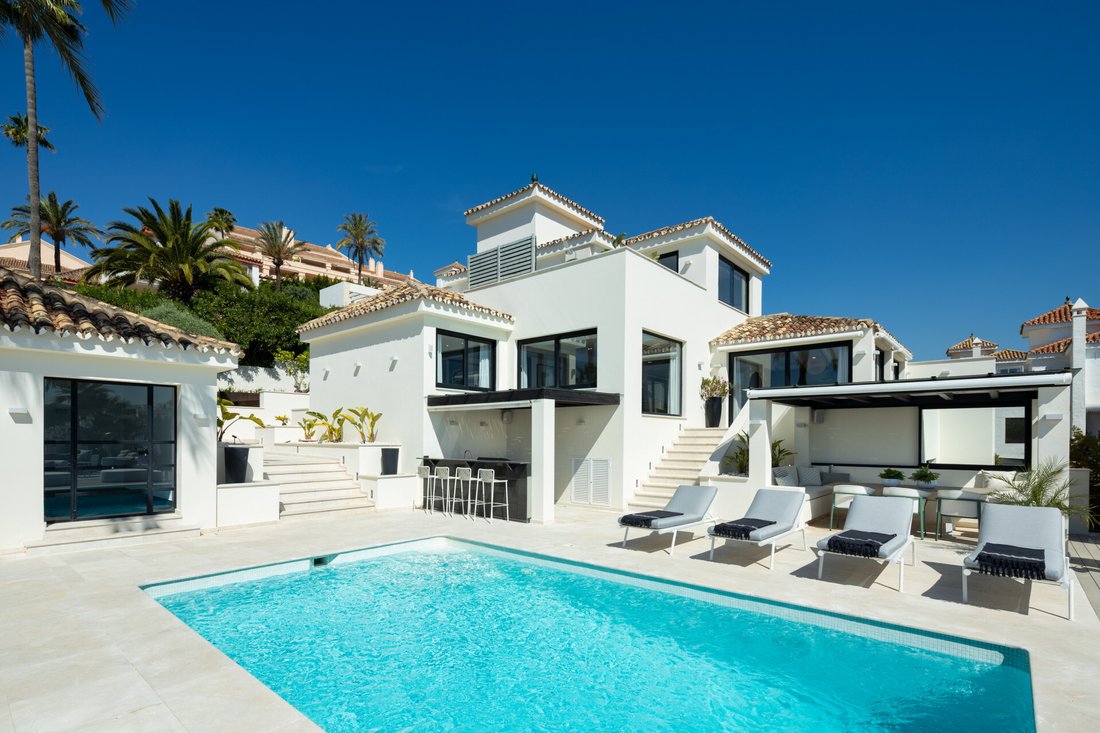 Villa in Nueva Andalucia, Marbella, Spain 3 - 15709602