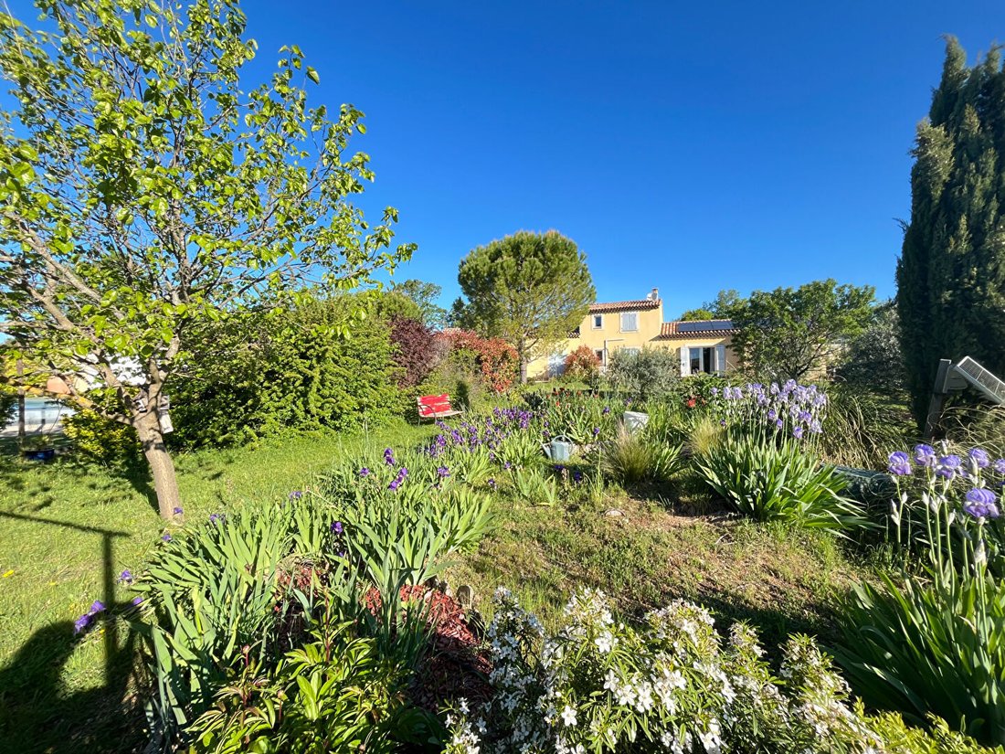 House in Saint-Saturnin-lès-Apt, Provence-Alpes-Côte d'Azur, France 3 - 15714635