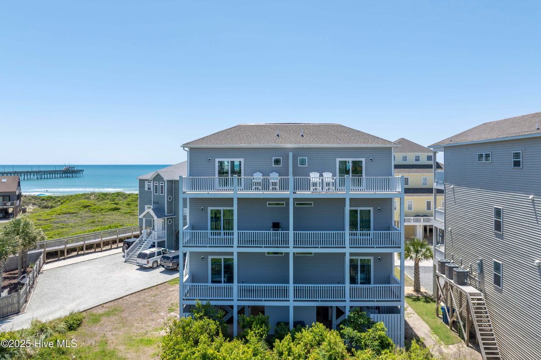 House in North Topsail Beach, North Carolina, United States 1 - 15710323
