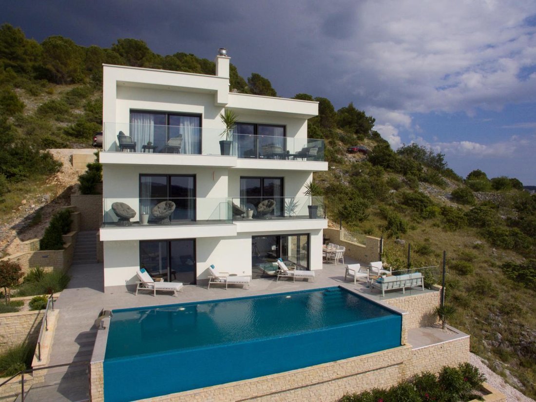 Villa in Sibenik-Knin County, Croatia 2 - 15713317