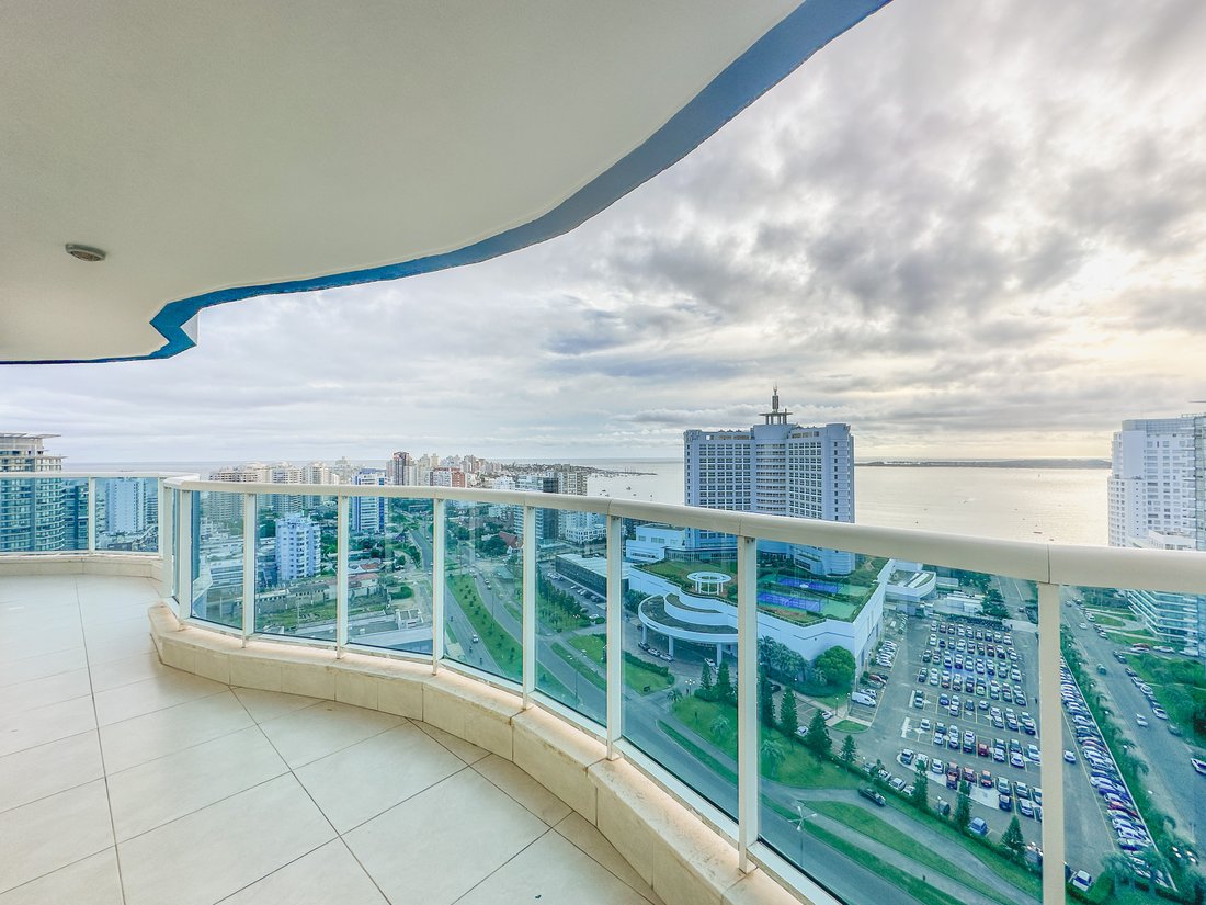 Apartment in Punta del Este, Maldonado Department, Uruguay 1 - 15710286