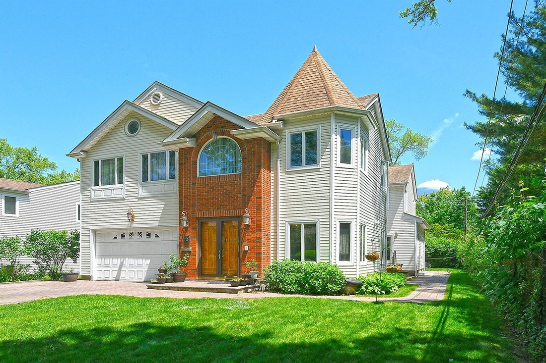 House in Garden City, New York, United States 2 - 15711944
