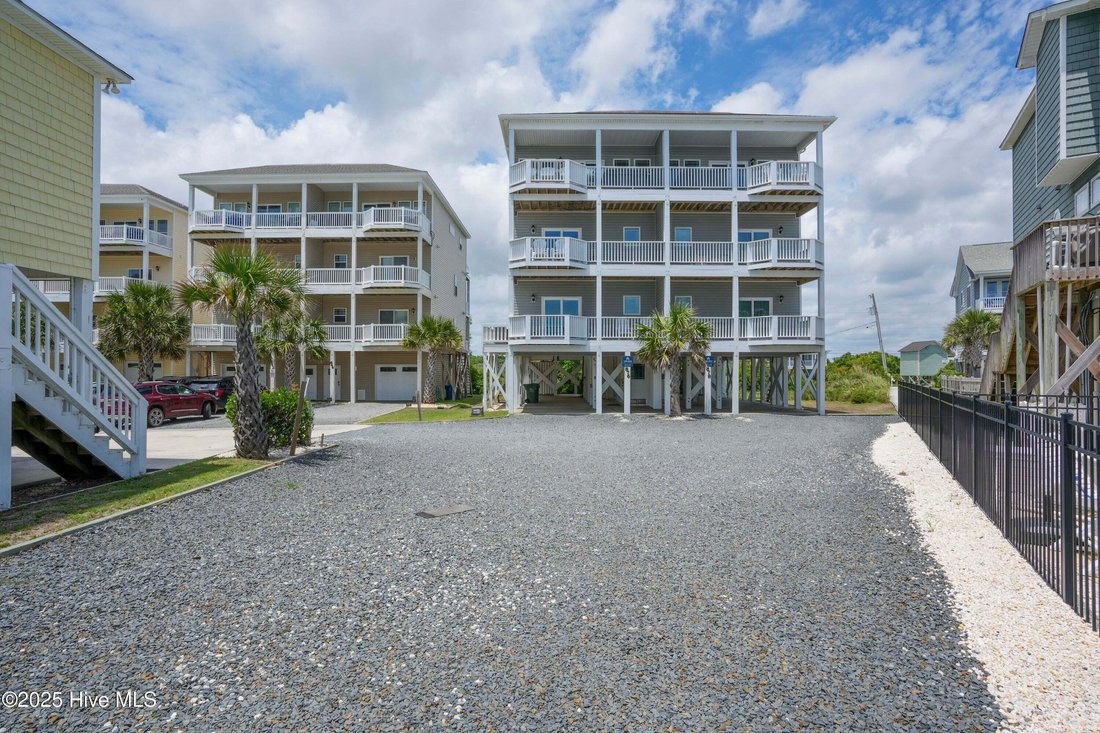 House in North Topsail Beach, North Carolina, United States 4 - 15710323