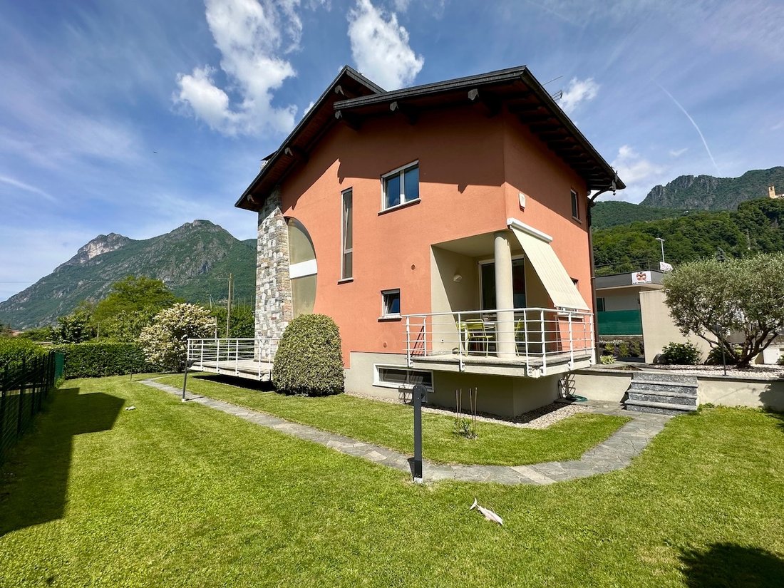House in Carlazzo, Lombardy, Italy 2 - 15713012