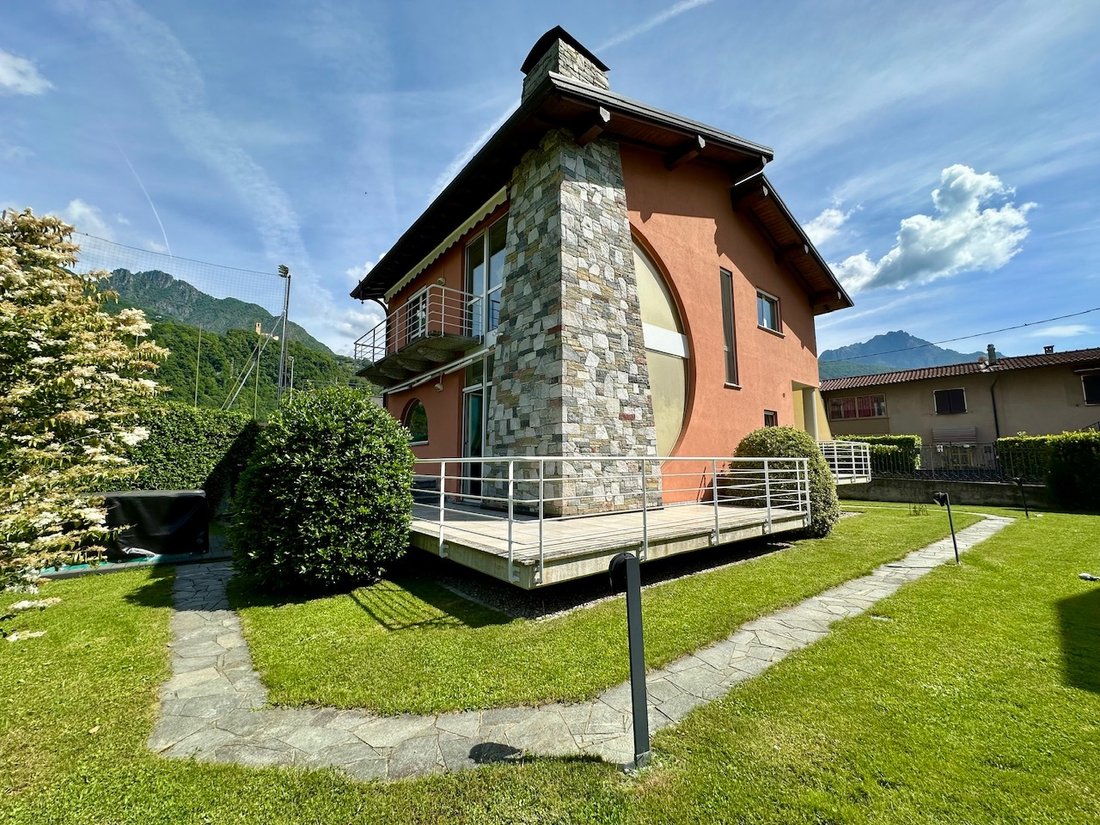 House in Carlazzo, Lombardy, Italy 1 - 15713012