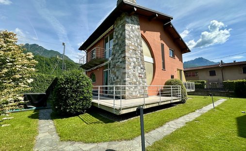 Haus in Carlazzo, Lombardei, Italien 1