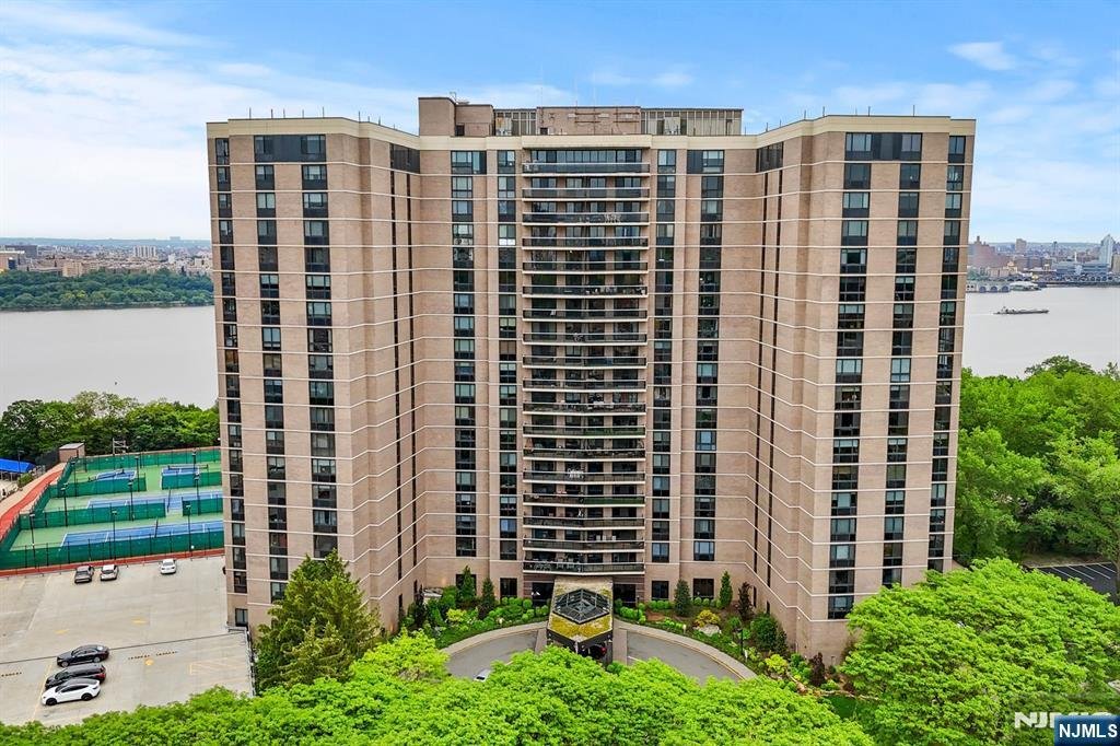 Condo in Fort Lee, New Jersey, United States 1 - 15714869