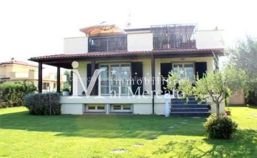 Villa in Capezzano Pianore, Camaiore, Tuscany 1