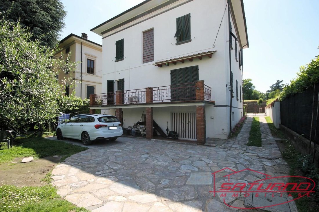 Villa in Historic Center, Lucca, Tuscany 4 - 15716505