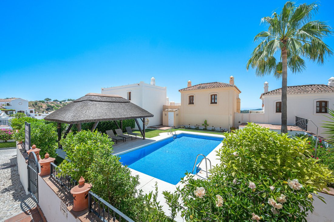 Townhouse in Benahavis, Andalusia, Spain 3 - 15690983