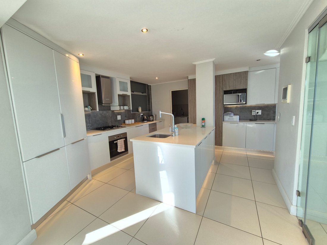 Apartment in Parkwood, Saxonwold, Gauteng 2 - 15714926