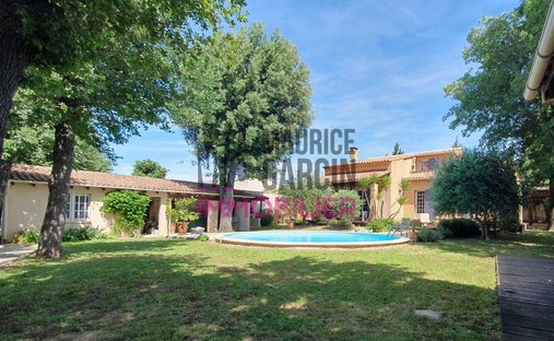 House in Exterieur, Bedarrides, France 1