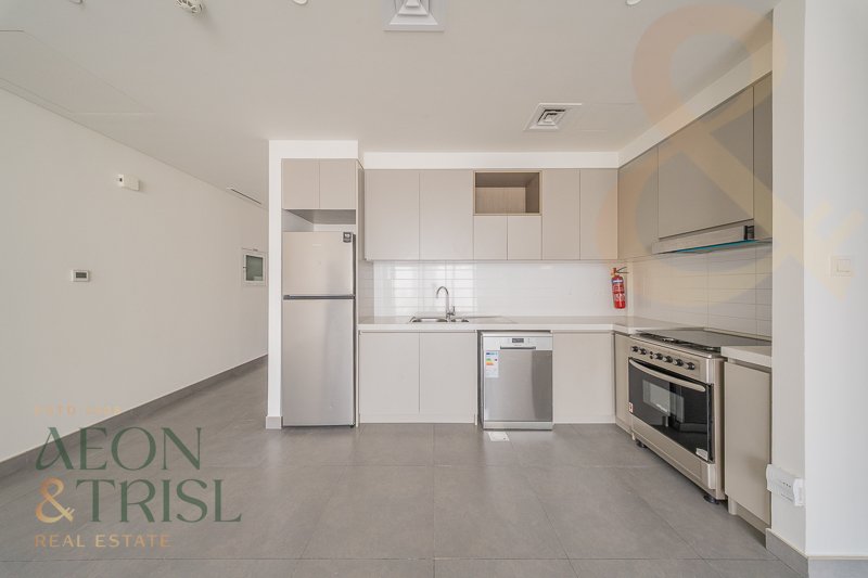 Apartment in Naif, Dubai, United Arab Emirates 5 - 15642399