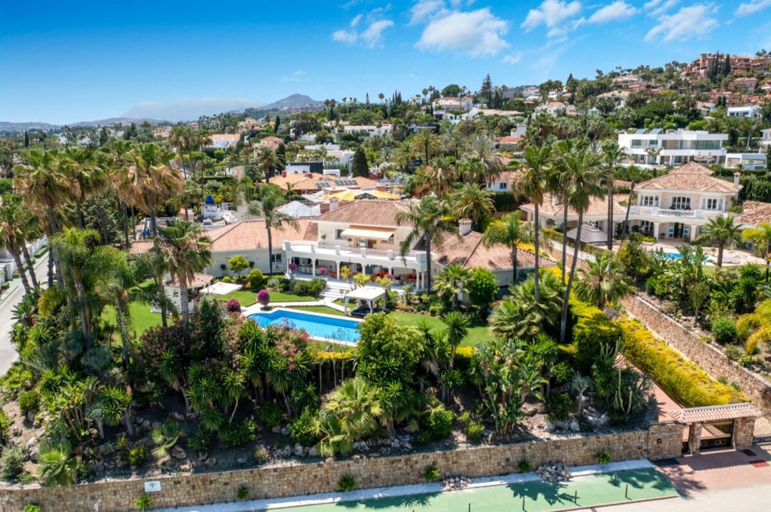 Villa in Nueva Andalucia, Marbella, Spain 1 - 13465320