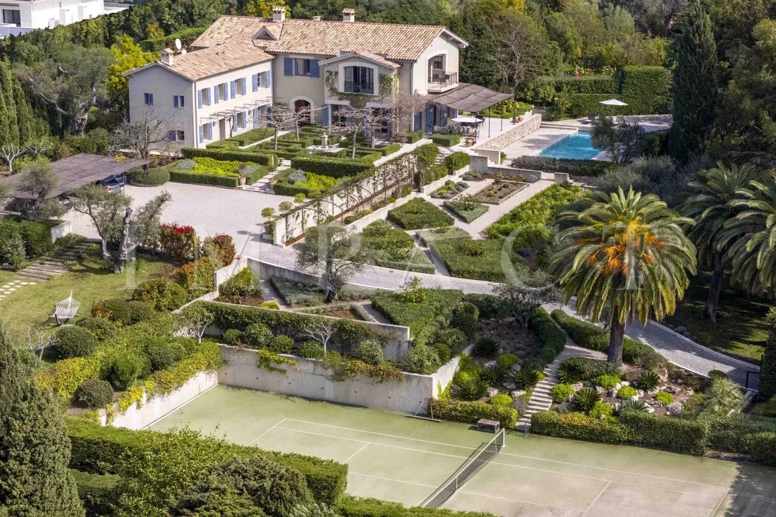 Villa in Antibes, Provence-Alpes-Côte d'Azur, France 1 - 15721831