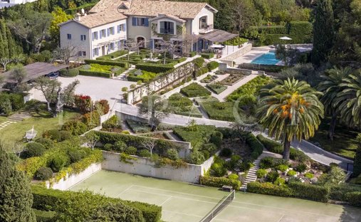 Villa in Antibes, Provence-Alpes-Côte d'Azur, France 1