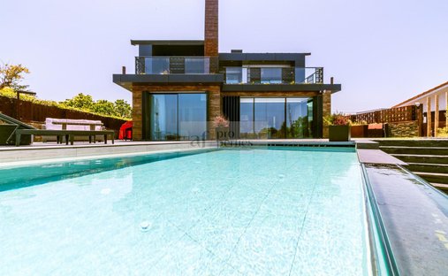 Chalet in Oia, Vigo, Spain 1