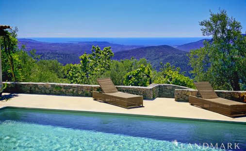 Estate in Cabris, Provence-Alpes-Côte d'Azur, France 1