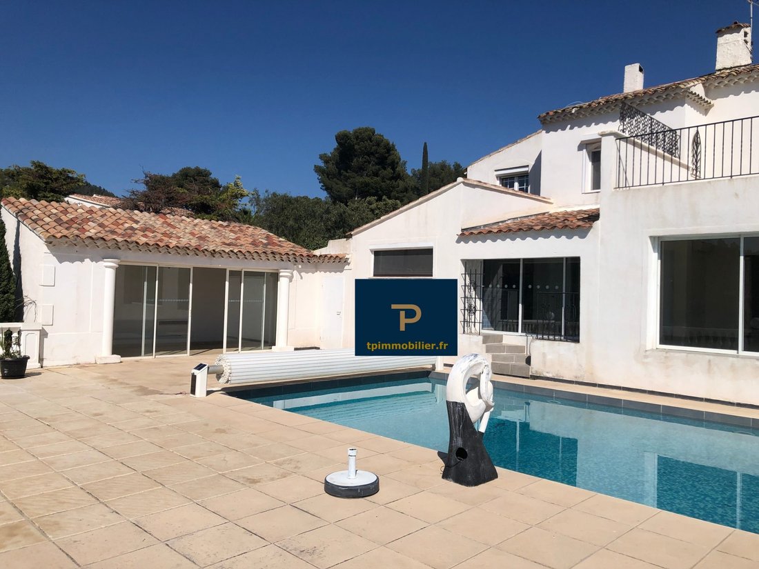 Villa in Saint-Cyr-sur-Mer, Provence-Alpes-Côte d'Azur, France 4 - 15581247