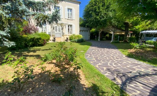 Haus in Thiellement, Le Raincy, Frankreich 1