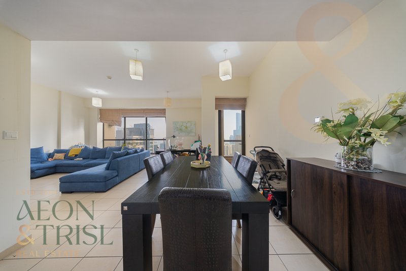 Apartment in Naif, Dubai, United Arab Emirates 1 - 15715277
