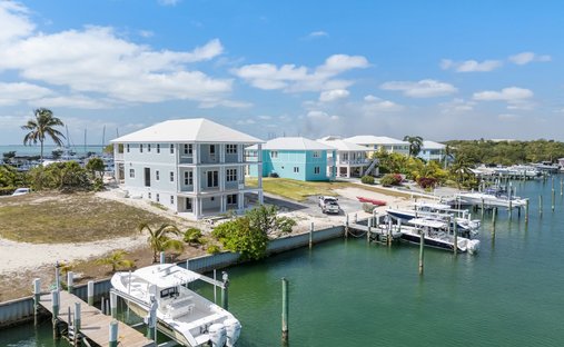House in Marsh Harbour, Central Abaco, The Bahamas 1