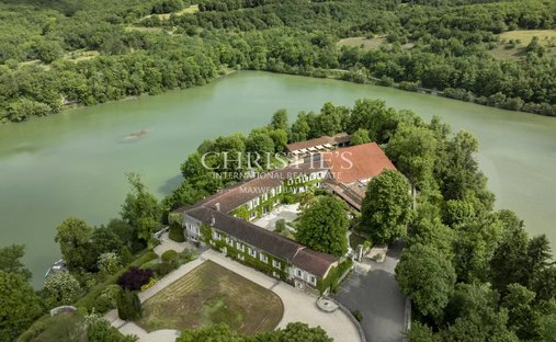 Domaine à Saint Ausone-Saint Martin-Saint Gelais, Angoulême, France 1