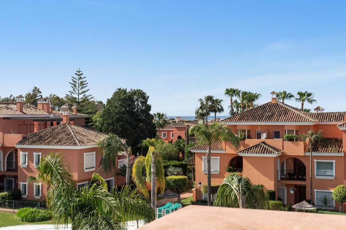 Apartment in Cancelada, Estepona, Andalusia 4 - 15716381