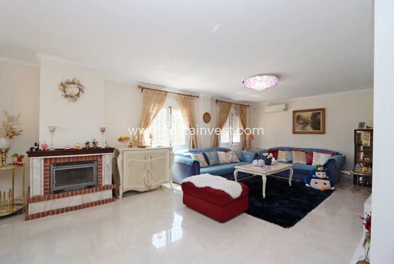 Villa in Orihuela, Valencian Community, Spain 2 - 15715397