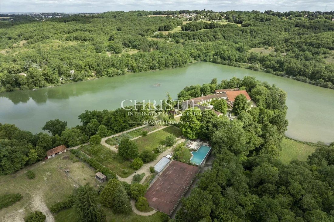 Estate in Saint Ausone-Saint Martin-Saint Gelais, Angoulême, France 4 - 15688276