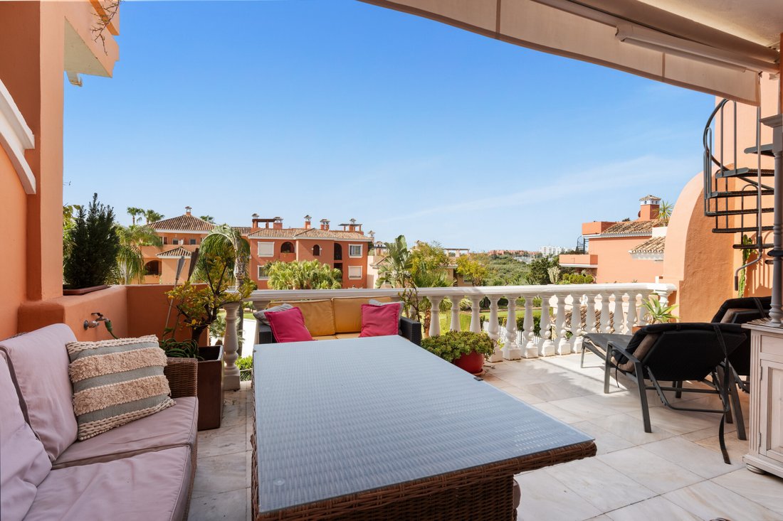 Apartment in Cancelada, Estepona, Andalusia 1 - 15716381
