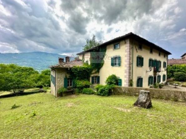 Villa in Castiglione di Garfagnana, Tuscany, Italy 1 - 15432485