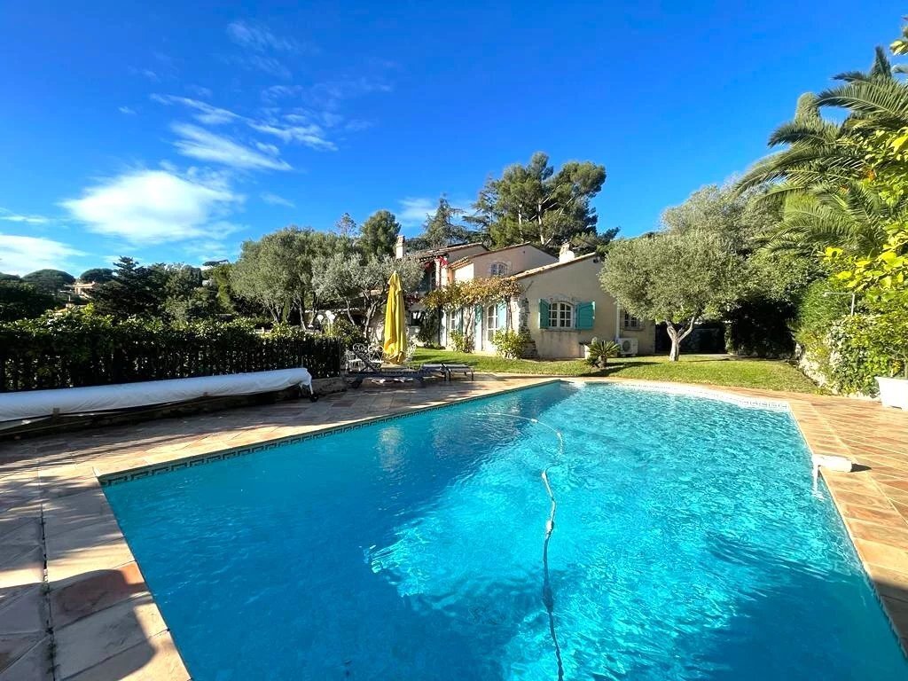 Villa in Croix des Gardes, Cannes, France 2 - 12990219