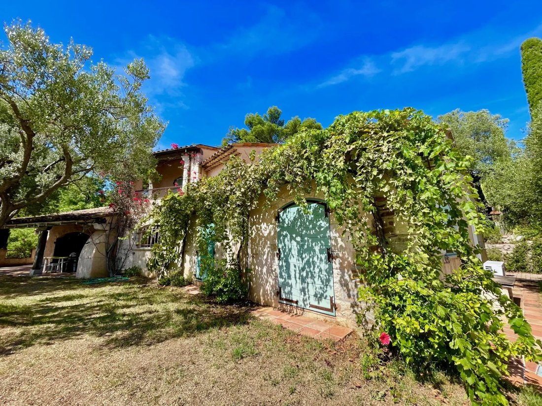 Villa in Croix des Gardes, Cannes, France 4 - 12990219