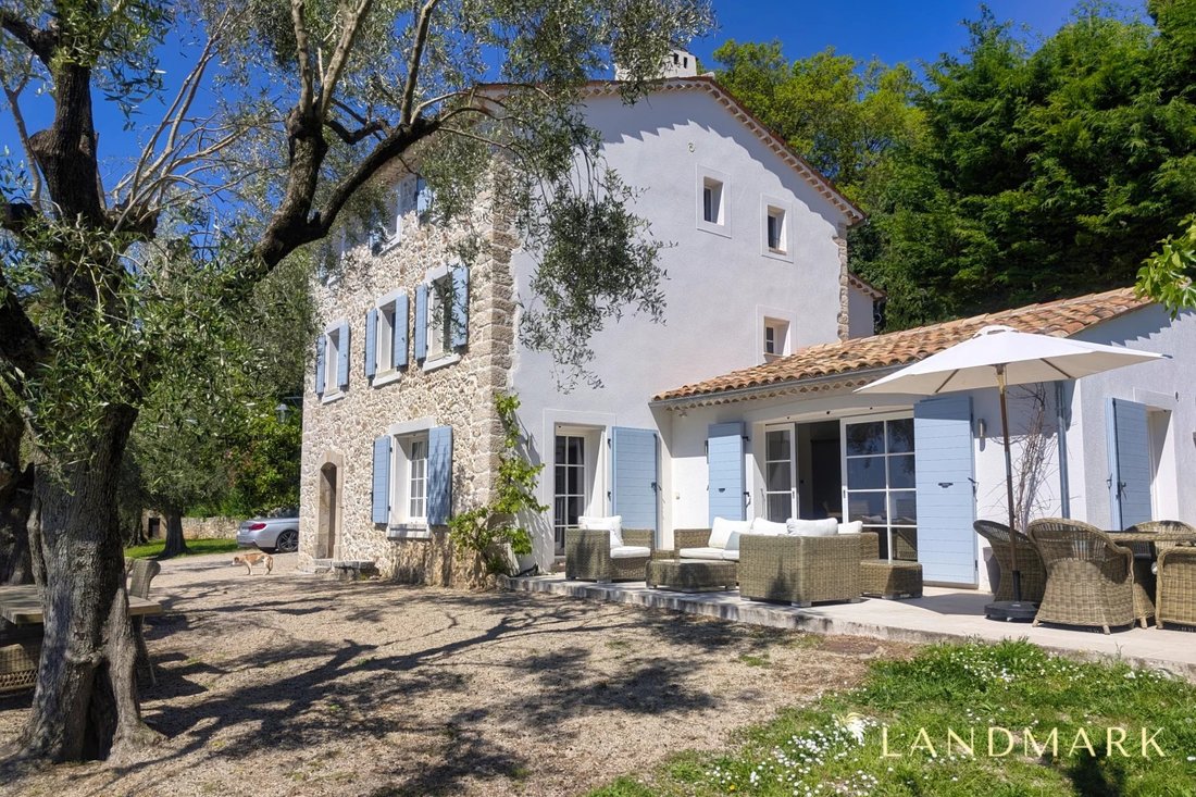 Estate in Cabris, Provence-Alpes-Côte d'Azur, France 3 - 15720263