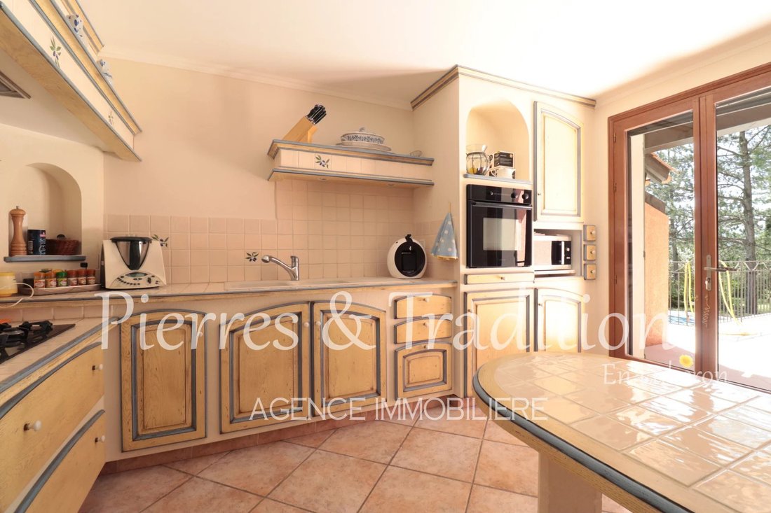 House in Saint-Saturnin-lès-Apt, Provence-Alpes-Côte d'Azur, France 5 - 15722081