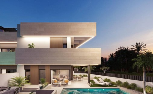 Villa in Pilar de la Horadada, Valencian Community, Spain 1