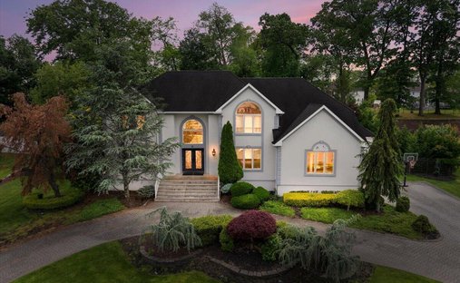 House in Marlboro Township, New Jersey, United States 1