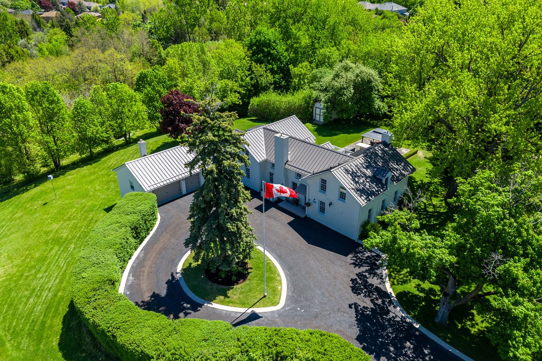 House in Aurora, Ontario, Canada 1 - 15715141