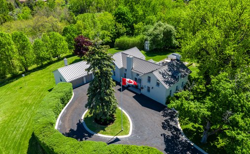 House in Aurora, Ontario, Canada 1